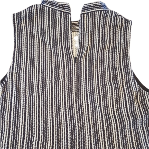 Madewell- Sleeveless, Mock Neck - Picture 7 of 9